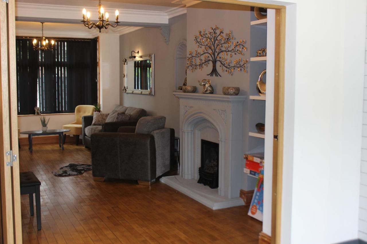 נונאיטון Modern Spacious House - Sleeps 16, Free Parking, Sun Terrace מראה חיצוני תמונה