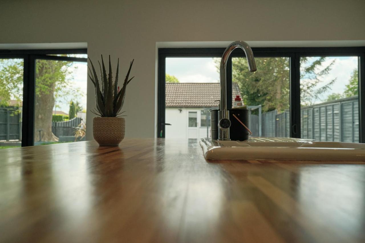נונאיטון Modern Spacious House - Sleeps 16, Free Parking, Sun Terrace מראה חיצוני תמונה