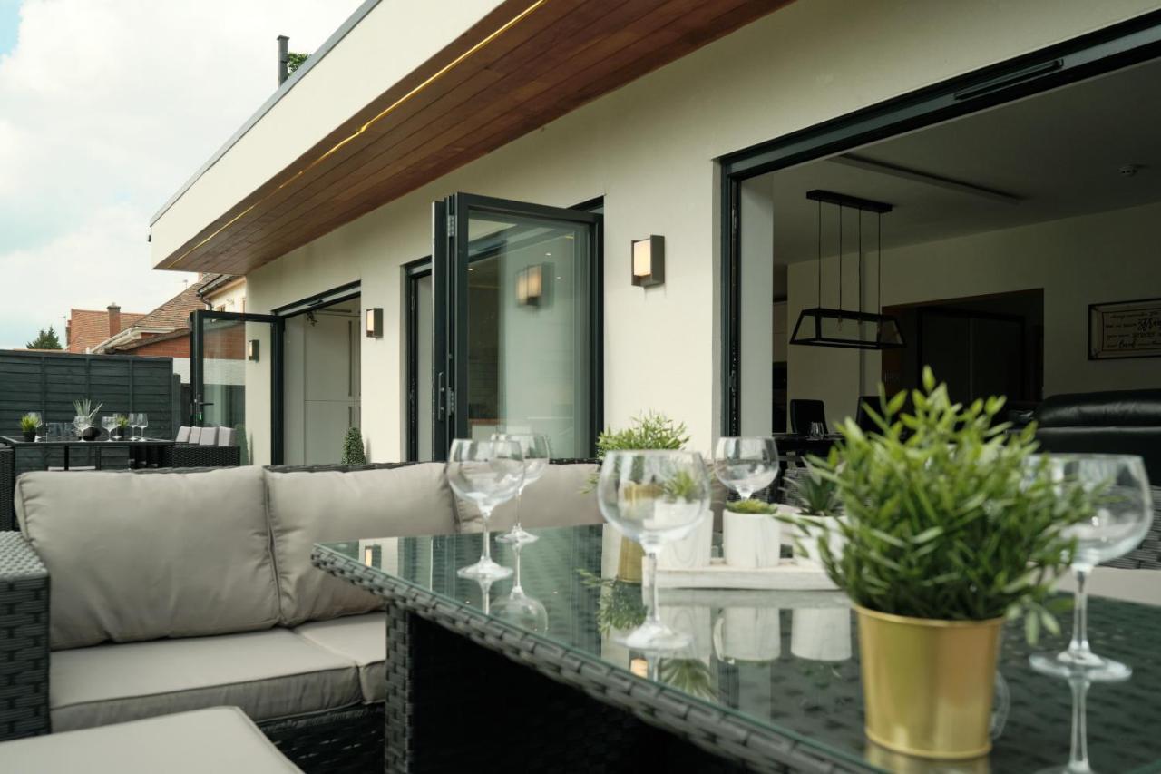 נונאיטון Modern Spacious House - Sleeps 16, Free Parking, Sun Terrace מראה חיצוני תמונה